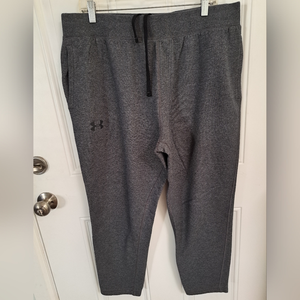 Under Armour Pants Men Size XXL Gray Color.